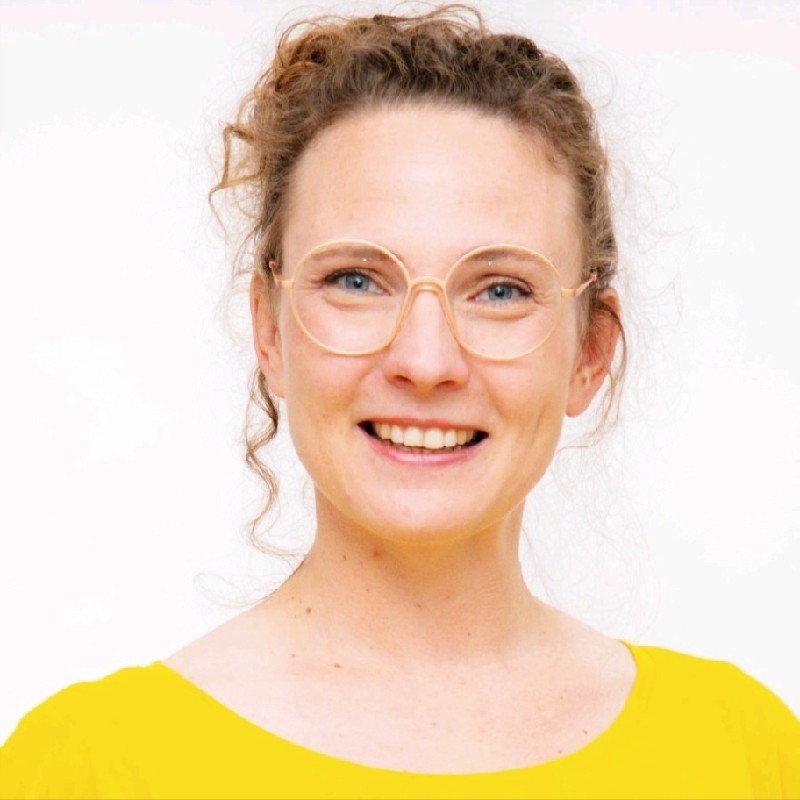 Sarah Weitnauer: „Wir haben ein Steinzeithirn, darum funktioniert Psychologie im Marketing so wundervoll.“ | TAT0249