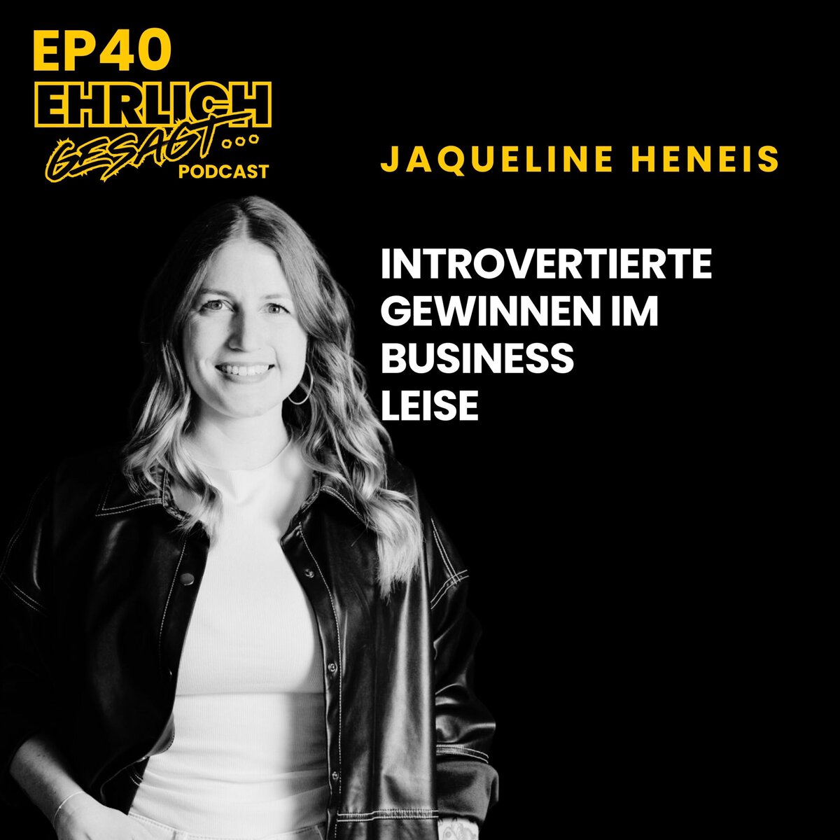 Jacqueline Heneis im Podcast-Design für Social Media & Marketing.